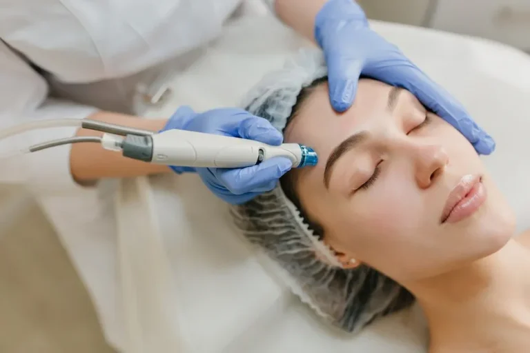 พิโค่เลเซอร์ (Pico Laser) คืออะไร ช่วยแก้ปัญหาผิวอะไรได้บ้าง
