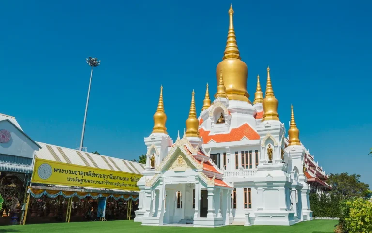 วัดไร่ขิง พระอารามหลวงชั้นตรี จ.นครปฐม